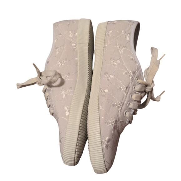 Coasters Casual Lace-Up Sneakers – Size 6.5 - Picture 3 of 5